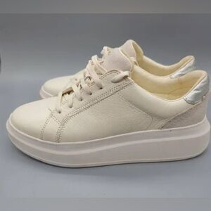 Ugg Scape platform Lace sneakers - sold out online - good condition